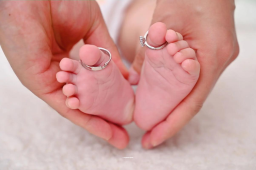 永康怀孕肚子一边高一边低